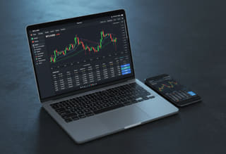 Monitoreo de la actividad — seguimiento del historial de trading y el rendimiento de fondos